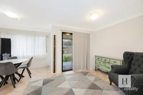 Property photo of 1/253 Tuggerawong Road Tuggerawong NSW 2259