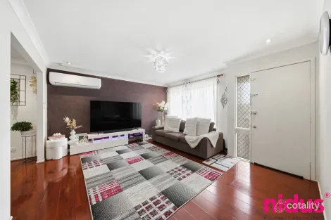 Property photo of 40 Drysdale Crescent Plumpton NSW 2761