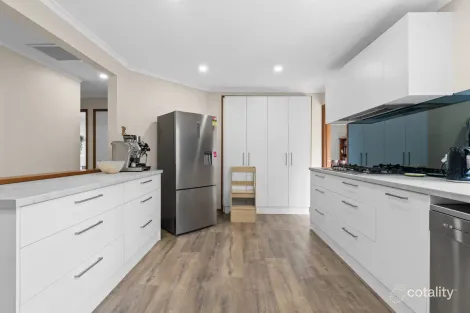 Property photo of 1 Glenview Drive Traralgon VIC 3844