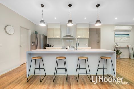 Property photo of 16 Royanne Close Bunyip VIC 3815