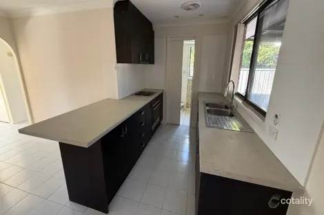 Property photo of 7 McAndrew Close Lurnea NSW 2170