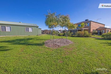 Property photo of 32 Runnymeade Lane Brookfield VIC 3338