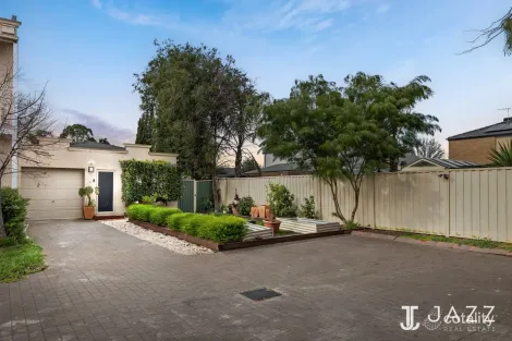 Property photo of 21/7 Mickleton Grove Point Cook VIC 3030