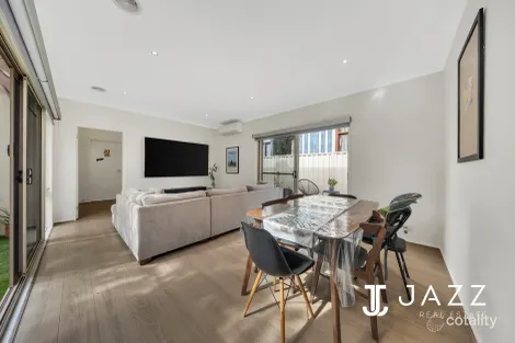 Property photo of 21/7 Mickleton Grove Point Cook VIC 3030