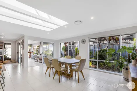 Property photo of 7 Myrtle Place Mountain Creek QLD 4557