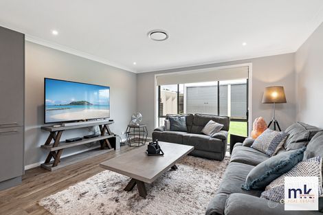 Property photo of 6 Asimus Circuit Elderslie NSW 2570