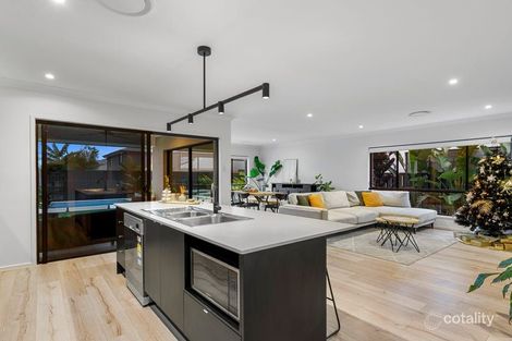 Property photo of 38 Citron Crescent Helensvale QLD 4212