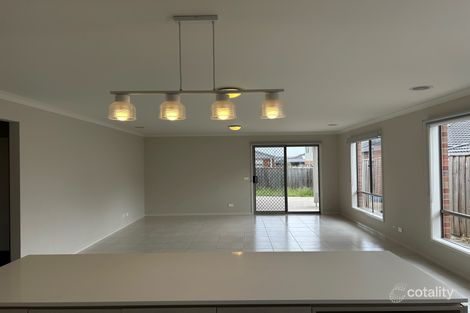 Property photo of 13 Dewhurst Circuit Cranbourne East VIC 3977