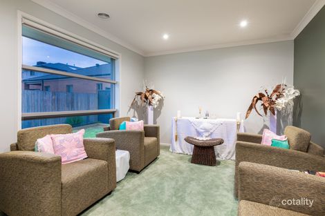 Property photo of 20 Benedetto Crescent Cranbourne East VIC 3977