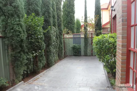 Property photo of 2/102 Bent Street Moonee Ponds VIC 3039