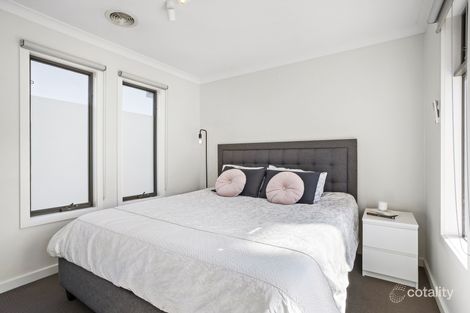 Property photo of 2/2 Highclere Avenue Mount Waverley VIC 3149