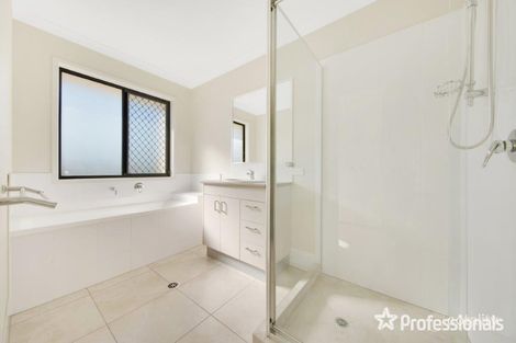 Property photo of 17 Nardoo Place Glen Eden QLD 4680