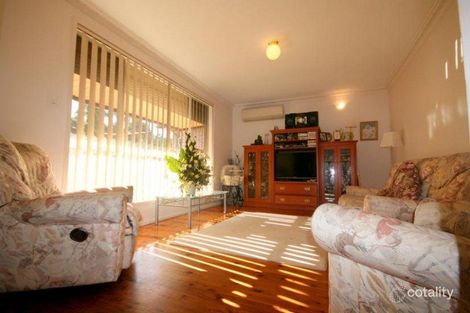 67 Lake Heights Rd, Lake Heights, NSW 2502