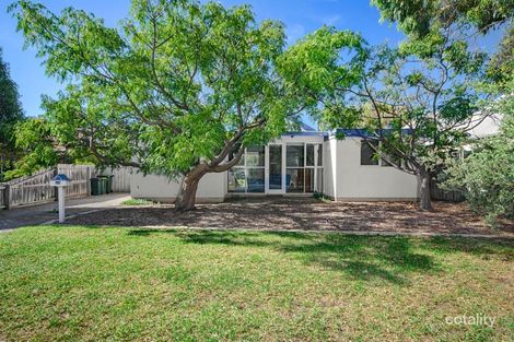 Property photo of 7 Beach Close Point Lonsdale VIC 3225