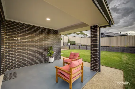 Property photo of 20 Dornoch Court Mount Barker SA 5251