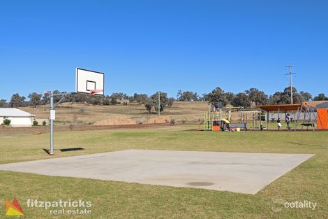 Property photo of 3 Stretton Way Lloyd NSW 2650