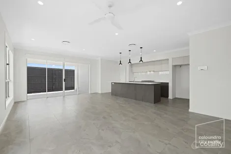 Property photo of 38 Snowy Crescent Nirimba QLD 4551