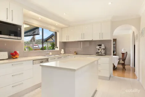 Property photo of 69 Cabbage Tree Road Bayview NSW 2104