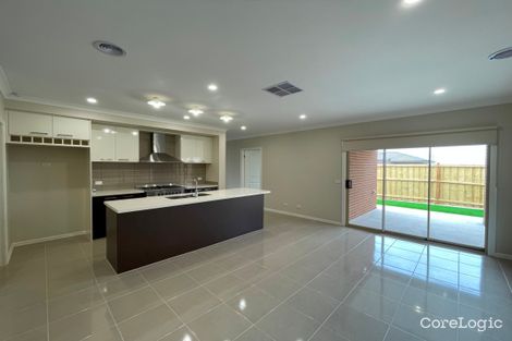 Property photo of 16 Midmar Terrace Thornhill Park VIC 3335