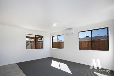 Property photo of 7 Middle Way Mickleham VIC 3064