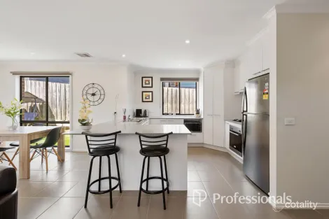 Property photo of 5 Hillside Close Montrose VIC 3765