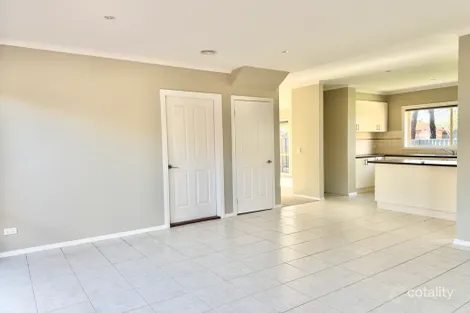 Property photo of 20 Bow Crescent Manor Lakes VIC 3024