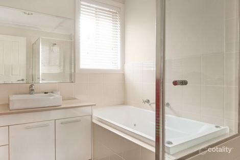 Property photo of 40 Kuttabul Road Wadalba NSW 2259