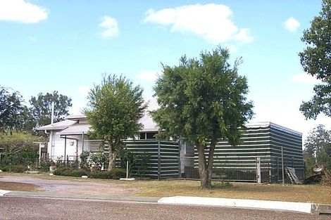 79 Dundas St, Granville, QLD 4650