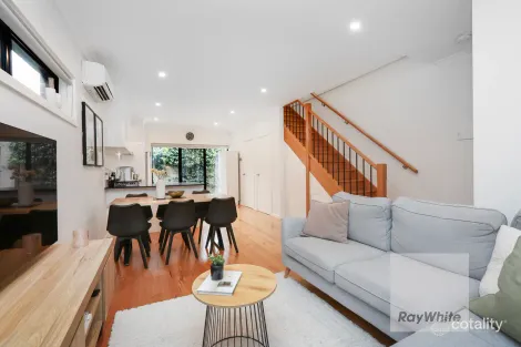 Property photo of 2/4 Remo Place Tullamarine VIC 3043