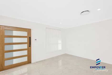 Property photo of 44 Dowie Drive Claymore NSW 2559