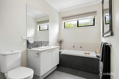 Property photo of 2 Tanika Circuit Croydon VIC 3136