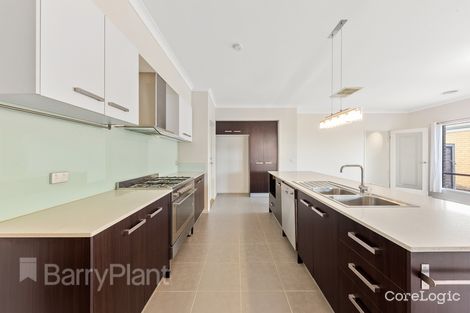 Property photo of 17 Asthima Way Caroline Springs VIC 3023