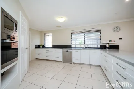 Property photo of 11 Shiralee Bend Carramar WA 6031