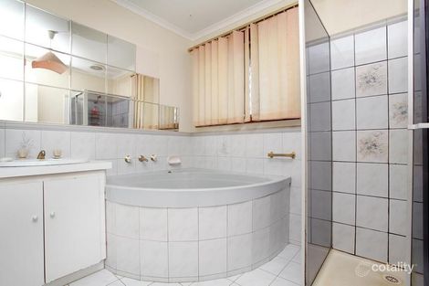 Property photo of 108 Kinterbury Drive Kings Park VIC 3021