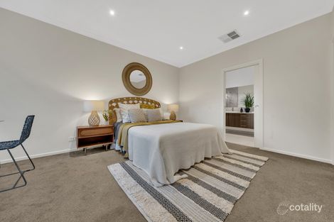 Property photo of 17 Avonbury Circuit Cranbourne West VIC 3977