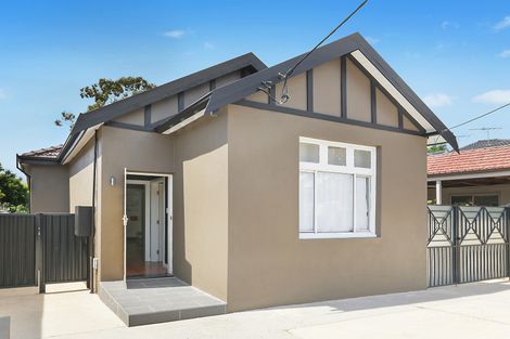 18 Dennis St, Lakemba, NSW 2195