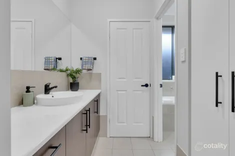 Property photo of 19 Themis Drive Munno Para West SA 5115