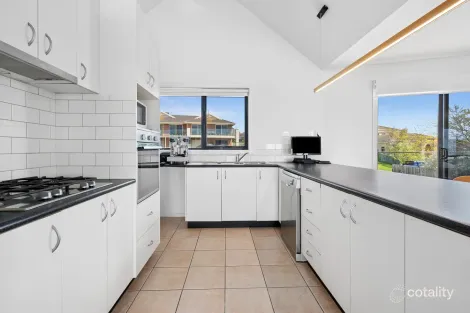 Property photo of 5 Bayview Court Highton VIC 3216