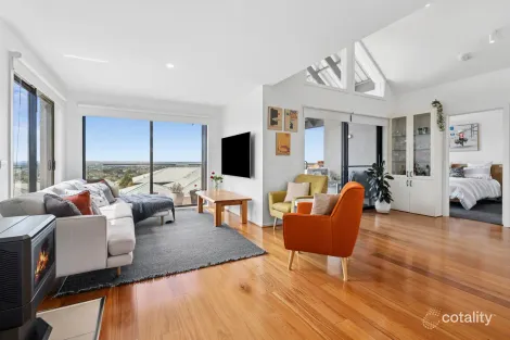 Property photo of 5 Bayview Court Highton VIC 3216