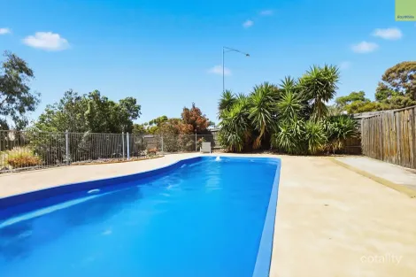 Property photo of 58 Halletts Way Bacchus Marsh VIC 3340