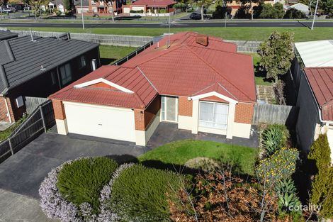 Property photo of 13 Woodside Way Roxburgh Park VIC 3064