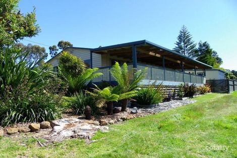 Property photo of 4 Kenelm Avenue Sisters Beach TAS 7321