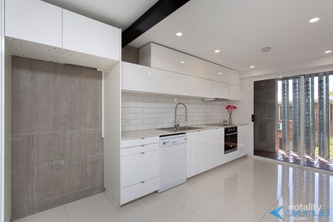 Property photo of 3/14 Eighth Avenue Coorparoo QLD 4151