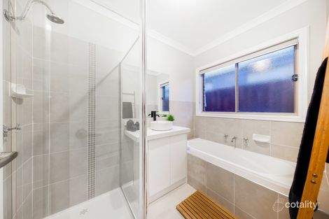 Property photo of 13 Lucas Terrace Taylors Hill VIC 3037