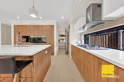 Property photo of 25 Yosemite Street Point Cook VIC 3030