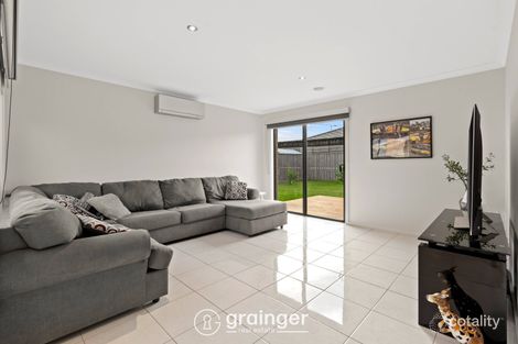 Property photo of 2 Marsh Way Koo Wee Rup VIC 3981