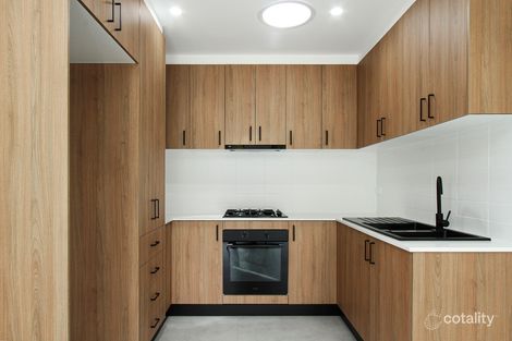 Property photo of 14 Comberford Close Prairiewood NSW 2176