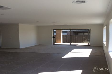 Property photo of 39 Alabaster Avenue Cobblebank VIC 3338