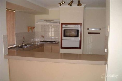 Property photo of 26 Bondi Crescent Warnbro WA 6169