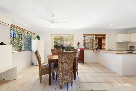 Property photo of 11 Range Court Arundel QLD 4214